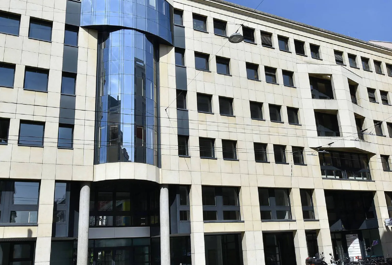 IFM Business School